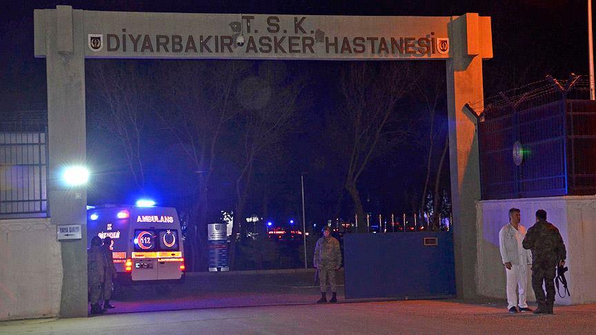 Diyarbakır'da bombalı saldırı: 3 şehit