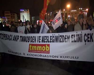 TMMOB üyelerinden Kadıköy'de meşaleli yürüyüş