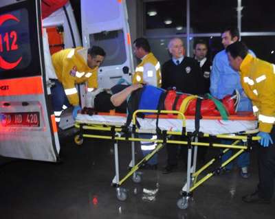 İşçileri taşıyan minibüs, kamyonete arkadan çarptı: 16 yaralı
