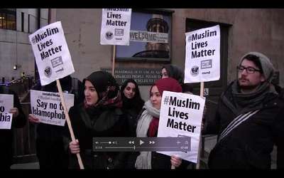 Londra'da BBC önünde 'basın' protesto edildi