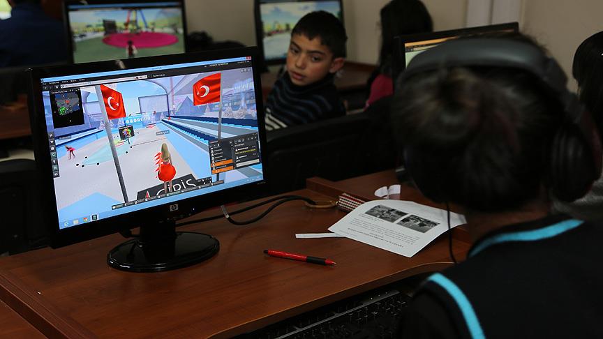 'İnternetle tanışma yaşı ikiye indi'