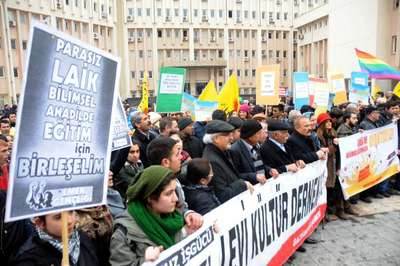 Gaziantep’te öğretmenler 'laik ve bilimsel eğitim' için yürüdü