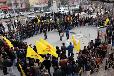 Elazığ'da biber gazlı müdahale, Batman'da davul zurnalı eylem