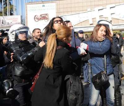 İzmir'de boykot yürüyüşü gerginliği (5)