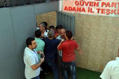 PARTİ BİNALARINDAKİ KUMARBAZLARA 1 MİLYON LİRA CEZA KESİLDİ