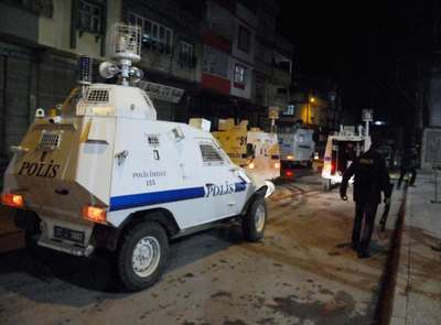 Gaziantep’te izinsiz gösteriye basınçlı su ve biber gazlı müdahale