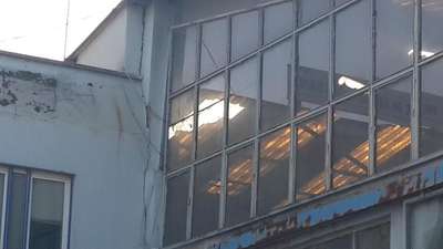 Anahtarını unutunca çatıdan girmek isterken zemine çakılıp öldü
