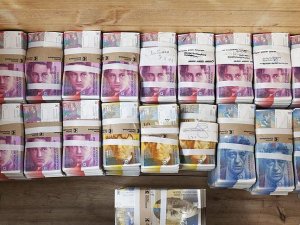 Cüzdana sığmayan kağıt paralar değişiyor