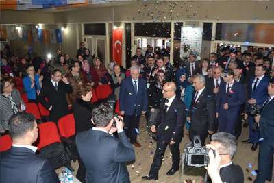Bakan Şimşek : MHP ve CHP bu kuyruğa nasıl takılır