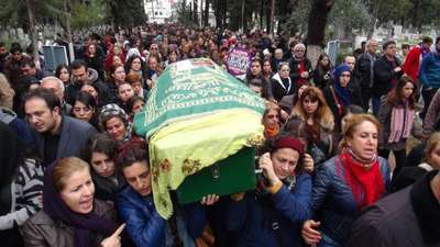 Vahşet kurbanı üniversiteli Özgecan'ı 5 bin kişi uğurladı (3)