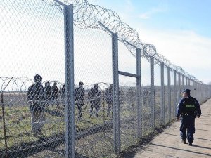 Suriyeli kadın sığınmacı gümrük görevlileri tarafından vuruldu
