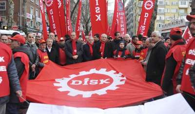 DİSK 48'nci kuruluş yıldönümünü İzmit'te kutladı