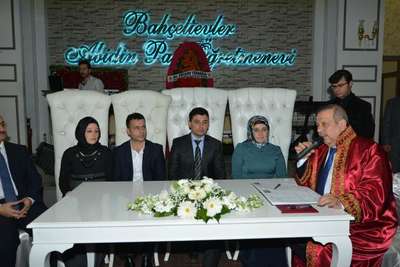 Bahçelievler Belediyesi'nden sevgililere resmi nikah