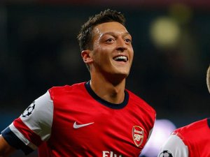 Mesut Özil 'yılın futbolcusu' olmaya aday