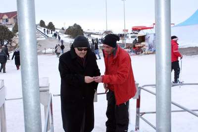 Aramızda vali var