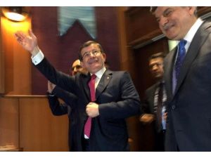 Davutoğlu: Vizelerin kalkacağına inanıyorum