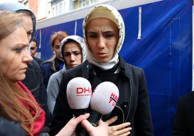 Erdoğan'ın kızları, Özgecan'ın ailesini ziyaret etti