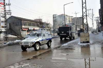 Hakkari ve ilçelerinde kepenkler açılmadı(2)