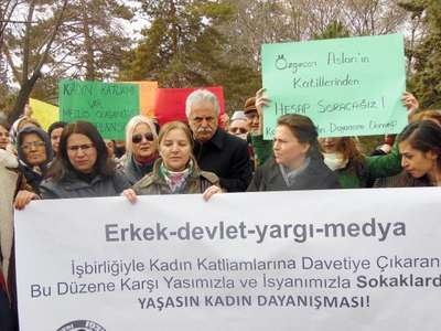 Kayseri’de Özgecan için ağlatan kadın eylemi