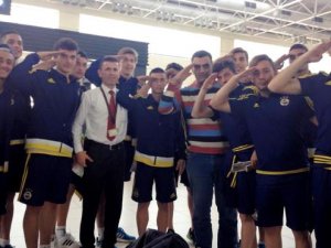 Fenerbahçe'den uçağı kaçıran askere jest