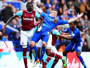 Lider Leicester City, West Ham'a takıldı