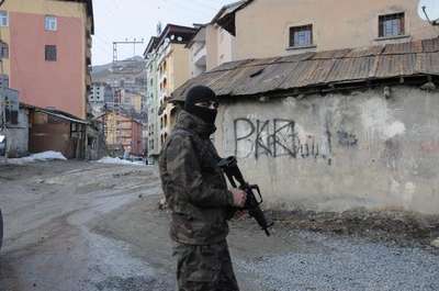 Hakkari ve ilçelerinde kepenkler açılmadı (3)