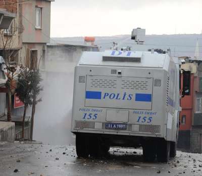 Gaziantep’te yasa dışı gösteriye müdahale
