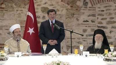 DAVUTOĞLU GAYRİMÜSLİM AZINLIK CEMAATLERİNİN TEMSİLCİLERİYLE BİRARAYA GELDİ