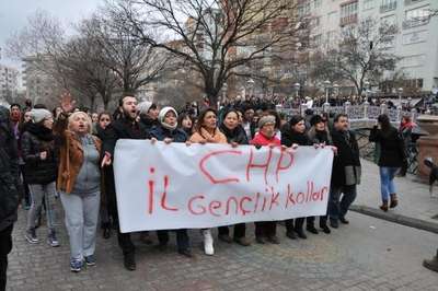 Eskişehir'de CHP'liler Özgecan için yürüdü