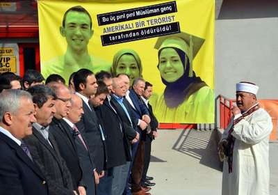 ABD'de öldürülen 3 Müslüman genç gıyabi cenaze namazı kılındı