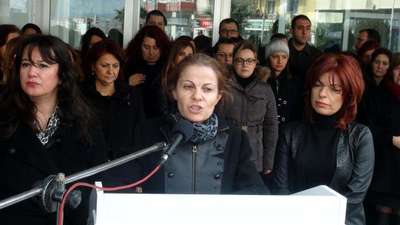 Özgecan için siyahlara büründüler