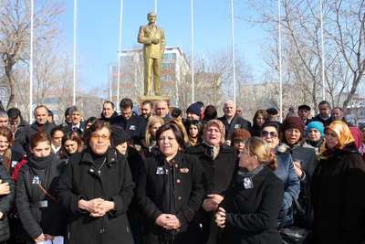 Özgecan için eksi 13 derecede çıplak ayaklı eylem (2)