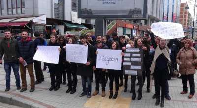 Rize’de Özgecan cinayetine skeçli protesto