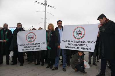Gaziantep'te avukatlardan 'iç güvenlik paketi' protestosu