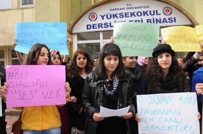 Özgecan için Kürtçe ağıtlar yakıldı, gözyaşları sel oldu