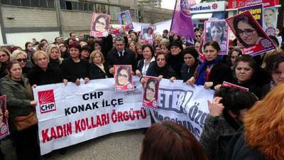 İzmir Adliyesi'nde Özgecan eylemi