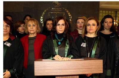 'Kadın ve çocukların yaşam hakkına yönelen suçlarda indirim uygulanmasın'