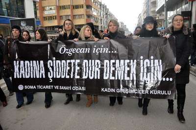 Somalılar Özgecan için tek yürek olup yürüdü