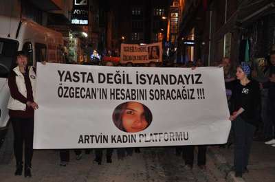 Artvin Özgecan için yürüdü