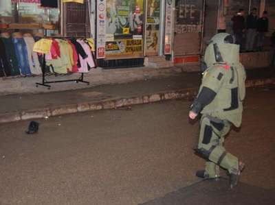 Gaziantep’te ağaçtaki el çantasında bomba paniği