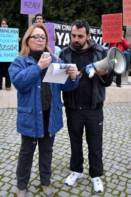 Salihli Özgecan için ayakta