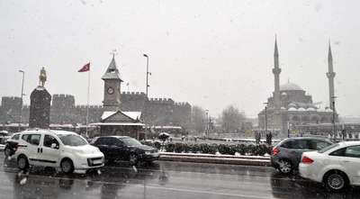 Kayseri'de kar yağışı etkili oluyor
