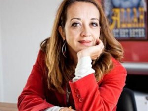 Ebru Umar, Türk vatandaşlığından çıkıyor