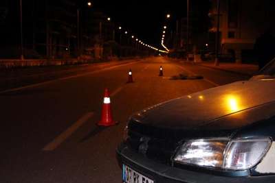Rögar kapağına çarpmamak için direksiyonu kırdı: Eşi öldü, kızı yaralandı