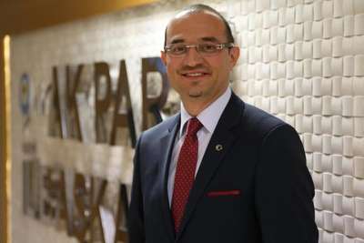 Prof. Dr. Uysal, öğrencilerine rağmen milletvekili adayı oluyor