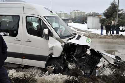 BURSA'DA KAZA: 1 ÖLÜ, 3 YARALI