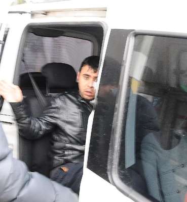 Tekstil işçisi kadın, vardiya çıkışı kendisine saldıran kişiyi bıçakla yaraladı