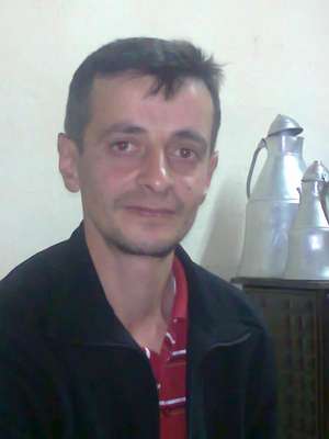 Babasının birlikte yaşadığı kadının kardeşini öldürdü