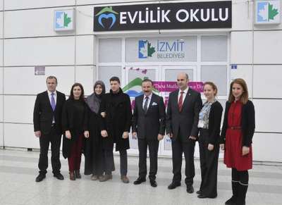 İzmit'te Evlilik Okulu açıldı