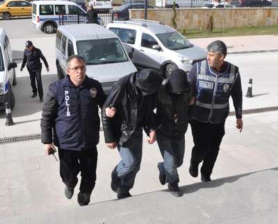 Deri hırsızları güvenlik kamerasından yakalandı